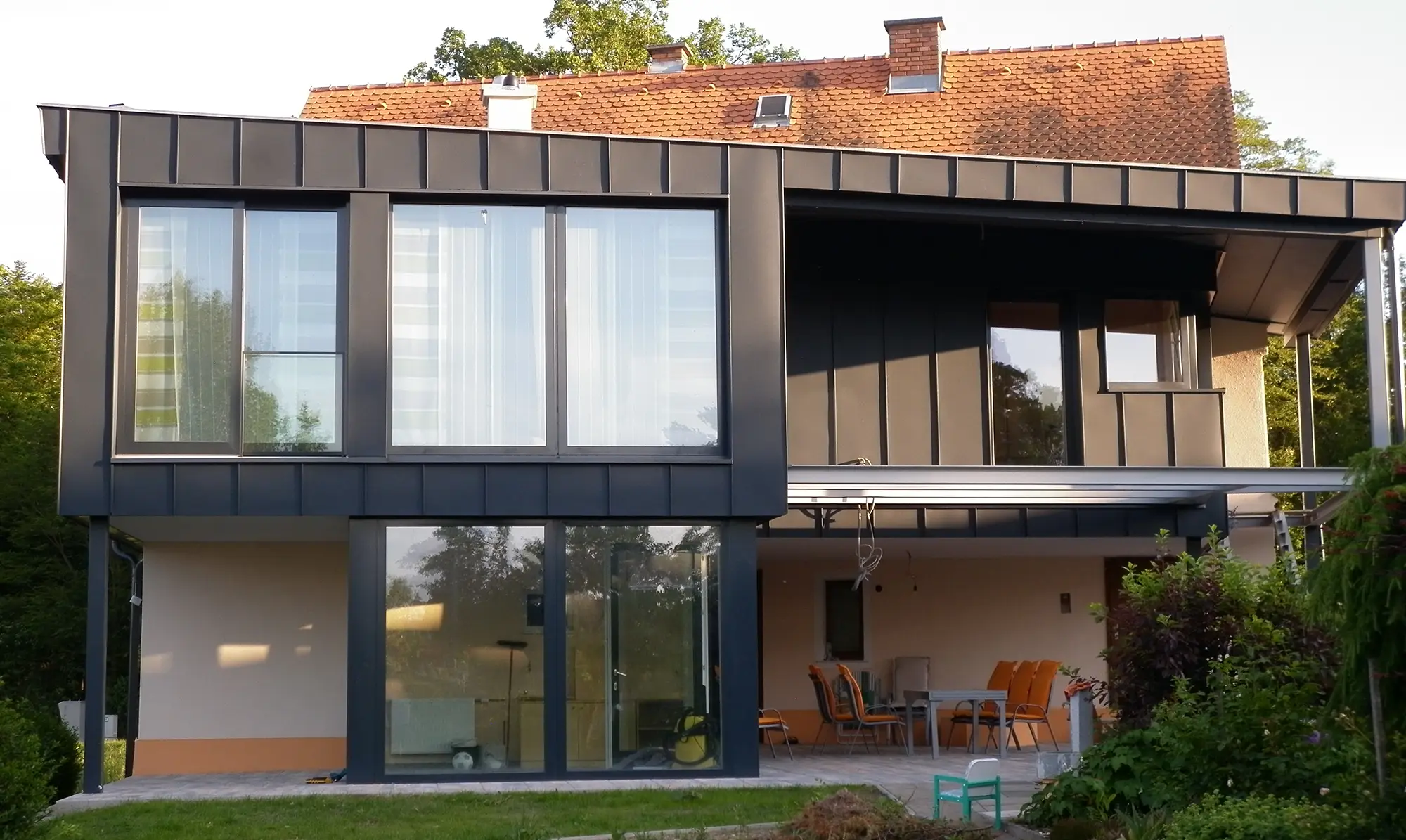 Zubau mit Wandverkleidungen